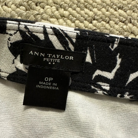 Floral Black and White Skirt - Picture 4 of 4